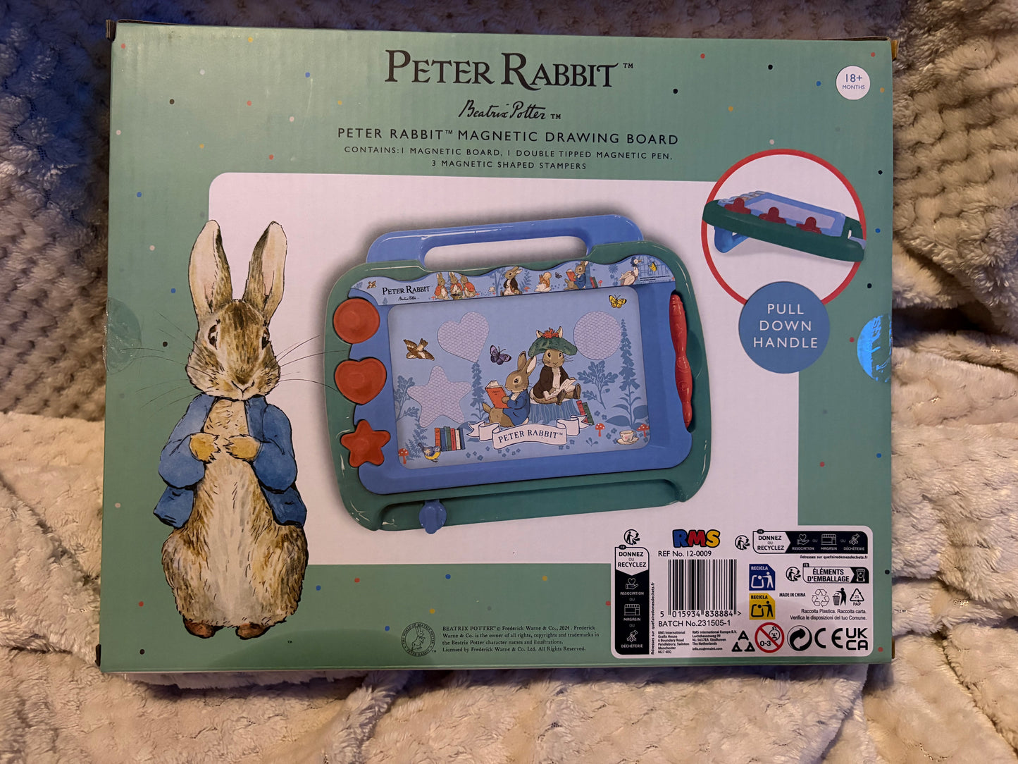 PETER RABBIT™
MAGNETIC DRAWING BOARD